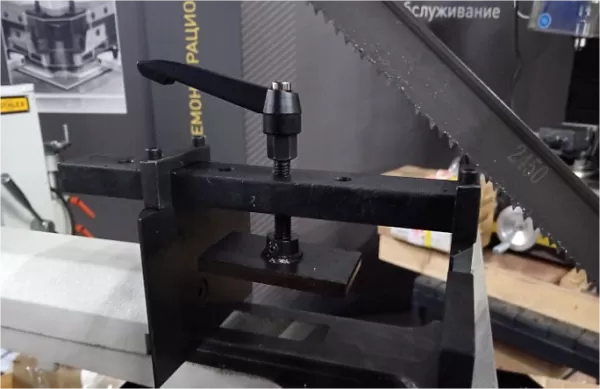 Прижим пакетной резки для BSM-220GV