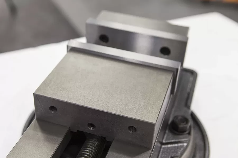 Тиски станочные Stalex QM16100